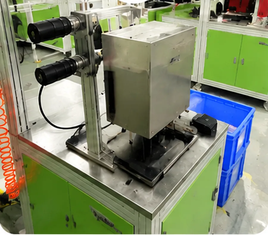Automated molding equipment producing 2.6 mm fuse beads on the production line